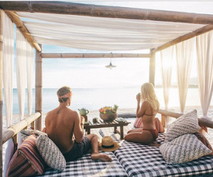 Cặp đôi bỏ túi 200 triệu đồng khi đăng một ảnh lên Instagram