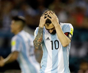 Chính phủ Argentina cử điệp viên theo dõi Messi