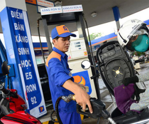 Hôm nay giá xăng điều chỉnh: Tăng giảm phụ thuộc thuế