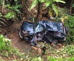 Xe chở Phó tổng giám đốc EVN lao xuống vực sâu 40m