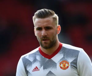 Luke Shaw đáp trả sau những chỉ trích của Jose Mourinho