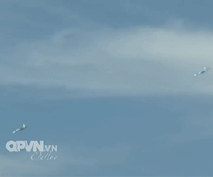 Xem Su-30MK2 Việt Nam diệt mục tiêu bằng bom phá mảnh