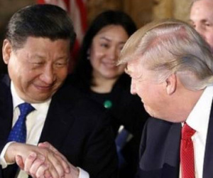 Cái bắt tay 5 giây giữa ông Trump và ông Tập