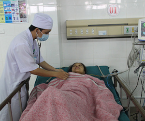 Nhân viên y tế hiến máu hiếm cứu sản phụ băng huyết