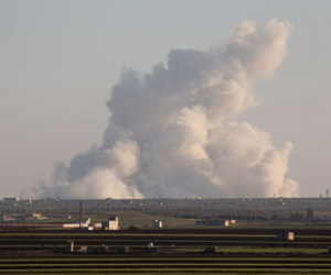 Thị trấn Syria bị tấn công hóa học lại hứng không kích