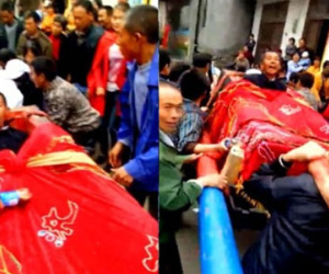 Tổ chức đám tang giả để xem... mình chết thế nào