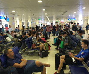 Bé trai bị thang cuốn sân bay "ngoạm" tay: Xét trả bảo hiểm hàng không