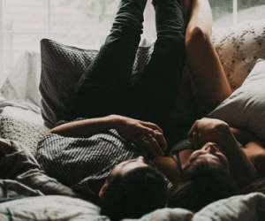 Phụ nữ đừng cố tỏ ra quyến rũ bằng cách này nữa, vì các ông chỉ thấy “rợn người” mà thôi