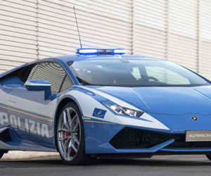 Cảnh sát Ý dùng Lamborghini Huracan tuần tra bắt cướp