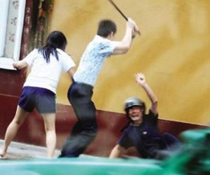 Gã trai đi SH chém 9X chở bạn gái dạo phố