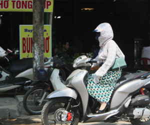 Ngột ngạt với nắng nóng 39 độ C ngày đầu hè