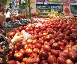 Siêu thị giải đáp táo Pháp giá ngang táo Trung Quốc