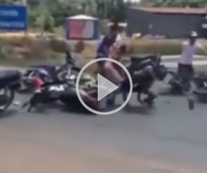 Video: Những pha chống trả của các tay nài thuốc lá lậu
