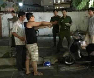 Can ngăn người đánh cháu, cậu bị đâm chết tại chỗ