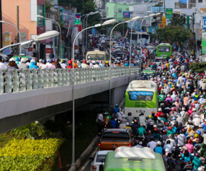 Cửa ngõ Tân Sơn Nhất vẫn ùn tắc khi đường phân luồng hai chiều