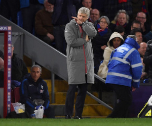 HLV Wenger: "Trận thua Crystal Palace là nỗi lo lớn"
