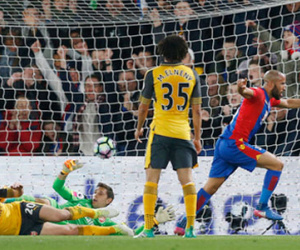 Thua Crystal Palace, Arsenal xa dần vé dự Champions League