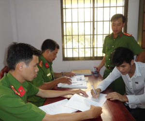 Gã trai đưa thiếu nữ say rượu vào nhà nghỉ rồi làm "trò bậy"