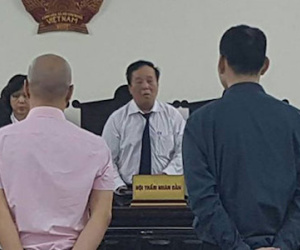 Giám đốc người Nhật Bản buôn lậu 7 pho tượng vàng