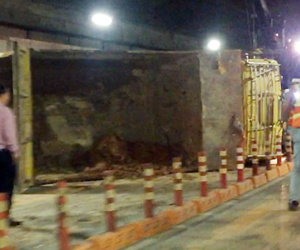 Hầm Thủ Thiêm bị phong tỏa hơn 3 giờ vì xe tải lật