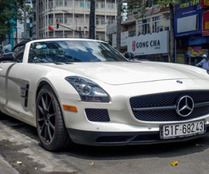 Siêu xe Mercedes SLS mui trần duy nhất tại Việt Nam của đại gia cà phê