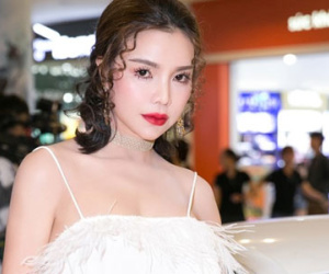 Trà Ngọc Hằng chia sẻ về "gương mặt bất ngờ sưng phồng"