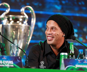Có một Ronaldinho... e thẹn ở Việt Nam
