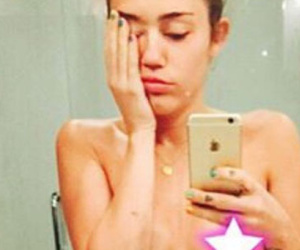 Miley Cyrus bị tung ảnh nóng