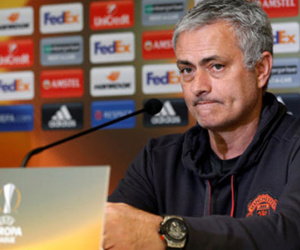 Mourinho: "M.U không cần Champions League"