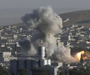 Mỹ không kích trúng kho vũ khí hóa học ở Syria, hàng trăm người chết?