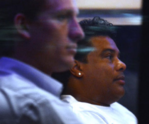 Người đi cùng Ronaldinho sang Việt Nam là ai?