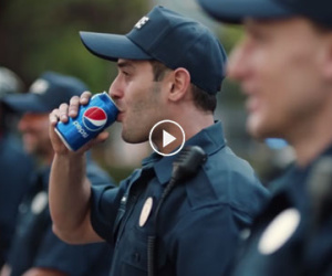 Clip quảng cáo mới nhất của Pepsi gây tranh cãi