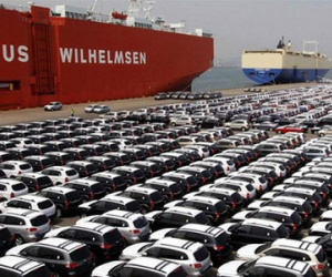 Giá xe nhập khẩu vào Việt Nam tiếp tục giảm mạnh