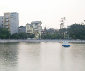 Thi thể nam sinh lớp 8 nổi trên hồ Biển Bạch