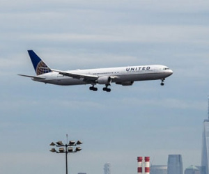 United Airlines bị tố cố tình phớt lờ hành vi quấy rối tình dục của hành khách say xỉn trên chuyến bay