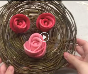 Video: Mấy ai làm được bánh bao hoa hồng bằng... bàn là hơi như thánh ăn công sở