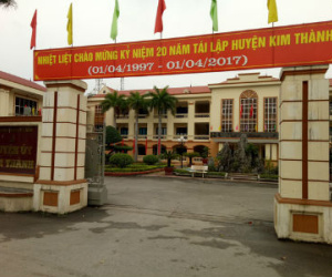 "Cả họ làm quan" là một... mô hình phổ biến (!?)