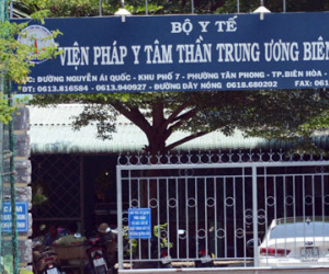 Một bệnh nhân tâm thần đâm chết một bệnh nhân khác