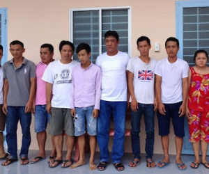 Cảnh sát triệt phá nhóm đánh "bạc bịp" ở miền Tây