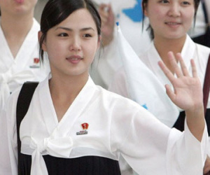 Chân dung người vợ "kín như bưng" của Kim Jong Un