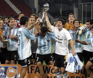 Hậu bối Messi nhận 6 tỷ, đấu U23 VN và U20 VN