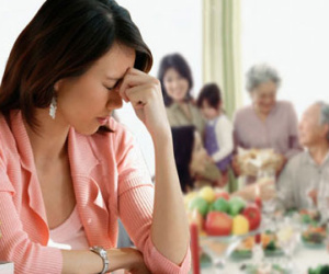 Mẹ chồng, mẹ đẻ và cuộc chiến mớ rau