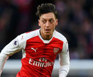 Ozil từ chối đề nghị 125 triệu đôla từ Trung Quốc
