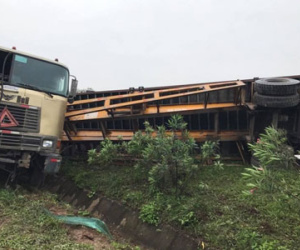 Tài xế container buồn ngủ gây tai nạn liên hoàn trên QL3 mới