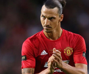 Vì sao Ibrahimovic phải ngồi ngoài khi gặp Chelsea?