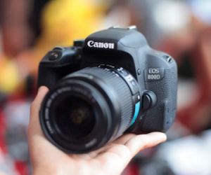 Ảnh thực tế Canon EOS 800D giá 18 triệu tại VN