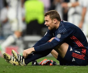 Bayern cay đắng chồng chất: Thủ thành Manuel Neuer dính chấn thương