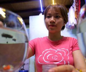 Cô nàng 9X xinh đẹp một chân gây sốt mạng và ước mơ chân giả