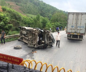 Hai xe khách đâm nhau kinh hoàng ở Lạng Sơn