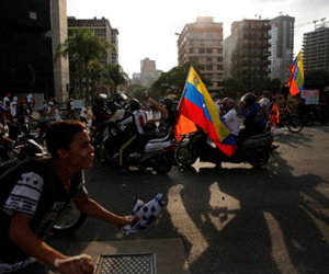 ​Biểu tình tại Venezuela, 2 sinh viên thiệt mạng